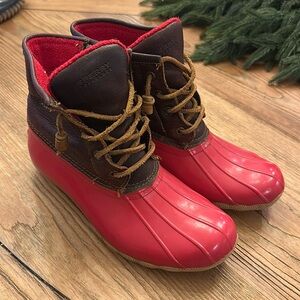 Red Sperry duck boots size 7